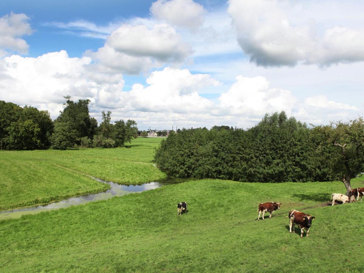 Quaint Farmhouse Near River In Oosterwijk Leerdam Kültér fotó